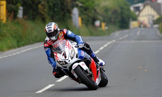 John McGuinness on his way to his 18th TT win during the 2012 Dainese Superbike race